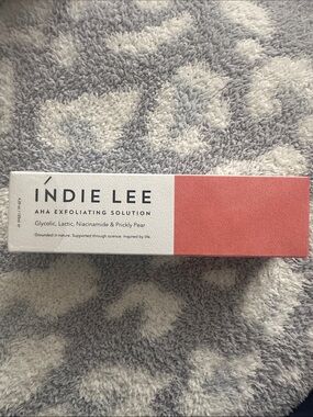 Indie Lee AHA Exfoliating Solution — Coral Pink